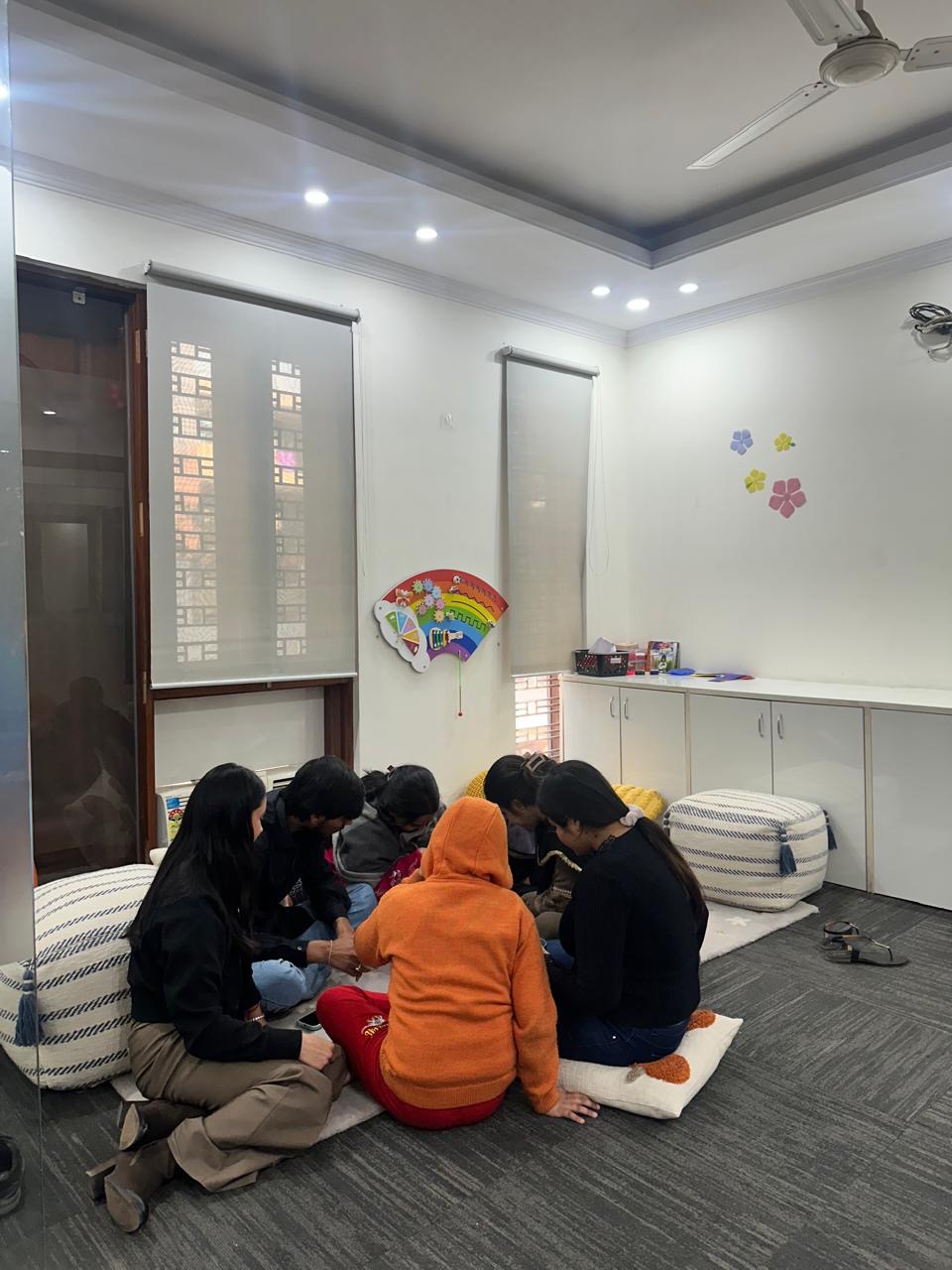 A guided group activity at Tomotina Kids