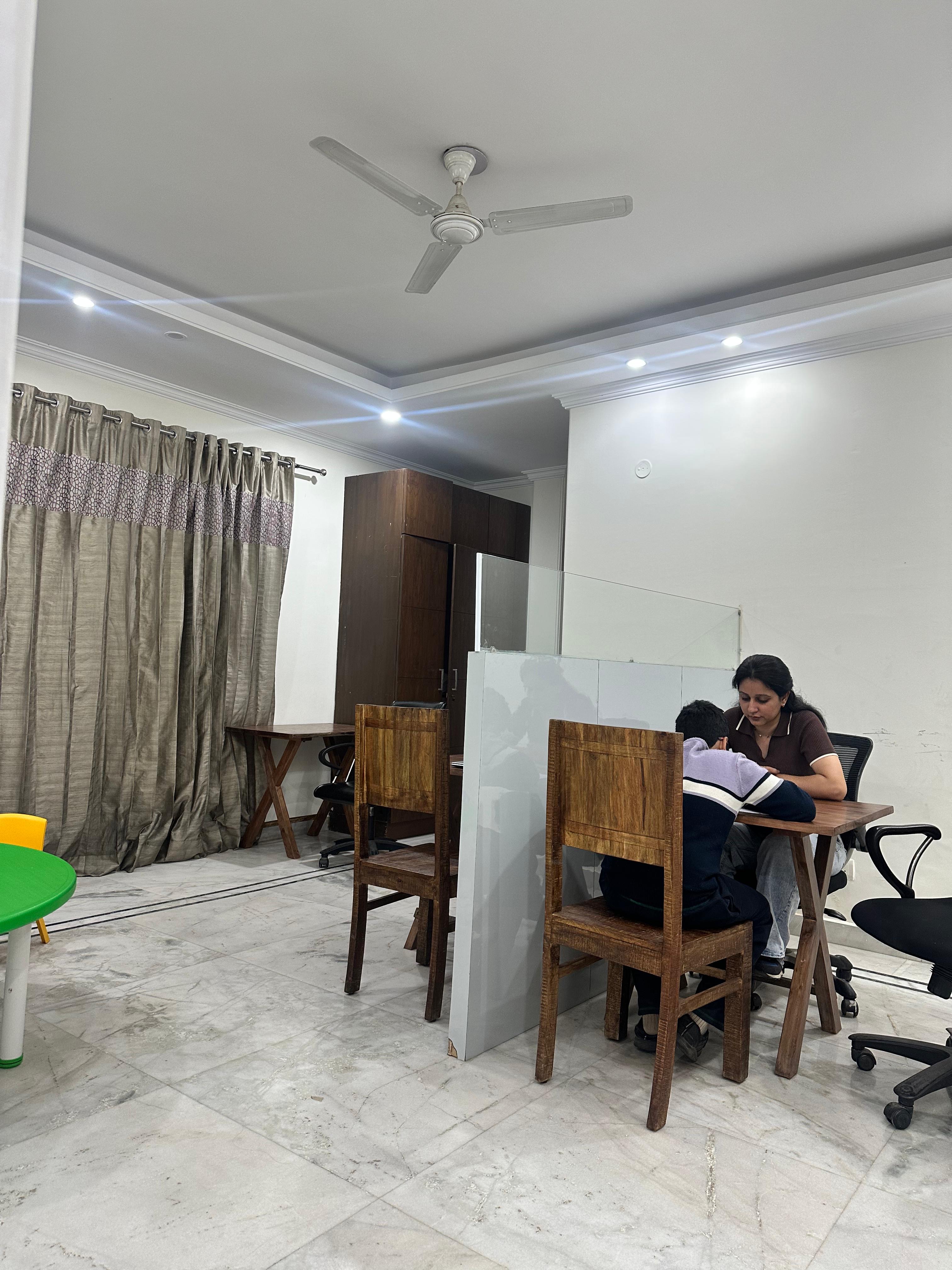 Guided speech and communication support at Tomotina Kids
